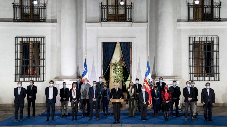 Una nueva política para una nueva Constitución